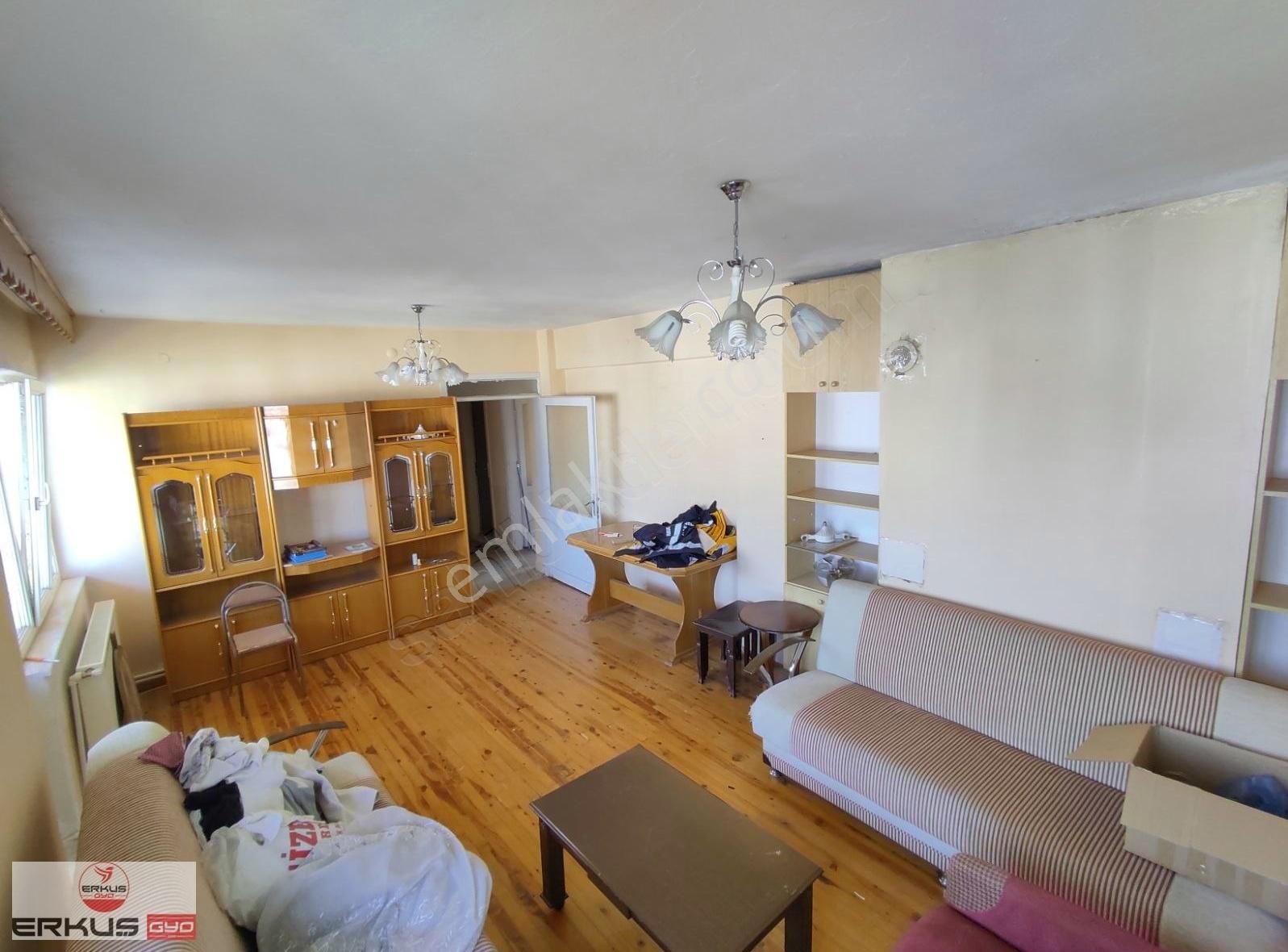 Erkuş Gayrimenkul'den 1200 Evlerde Güzel Konumda 3+1 Daire - Görsel 4