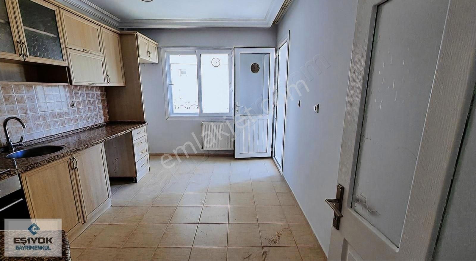 Sadık İleri Bulvarı'nda 3+1 155 Metrekare Temiz Ve Bakımlı Daire - Görsel 2