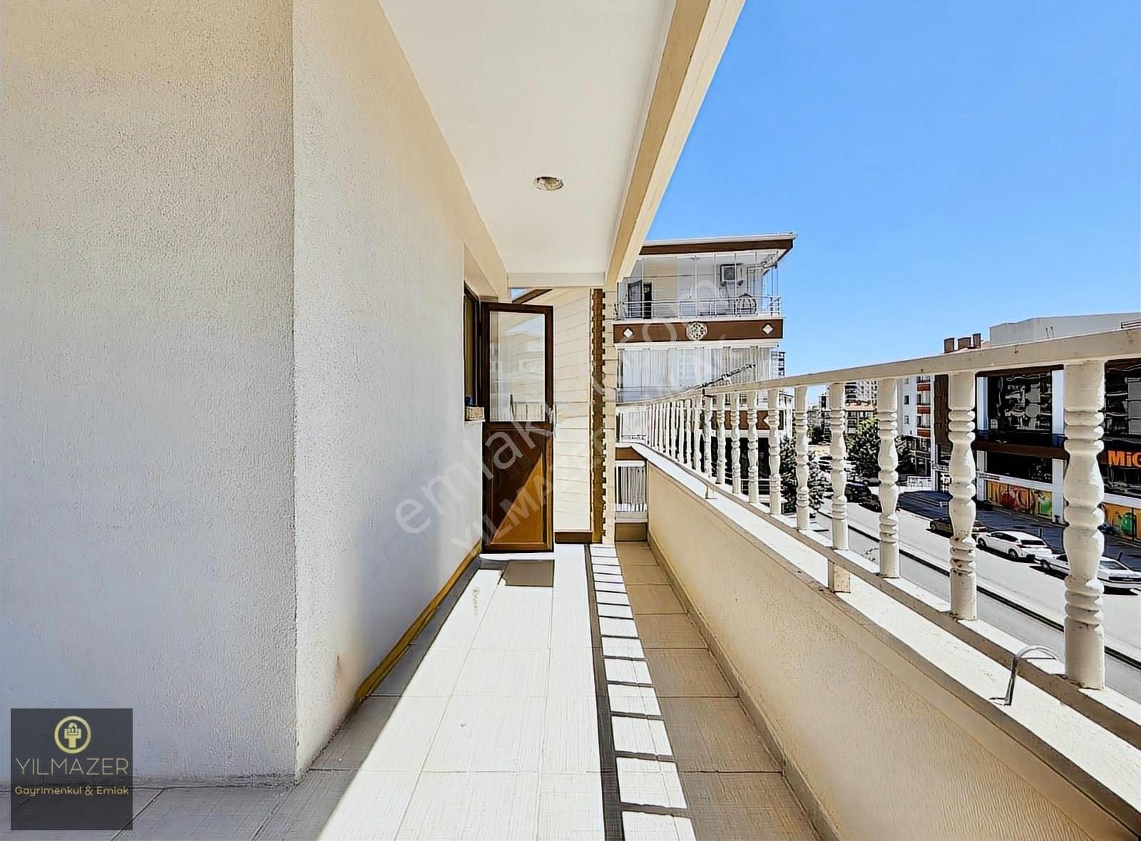 4+1 Asansörlü 175m2 Cadde Üzerinde Bakımlı Daire - Görsel 5