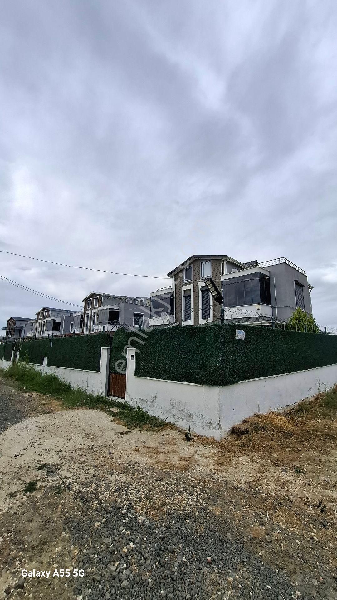 Emlak Konutları Üstünde 241 M2 Arsa - Görsel 3