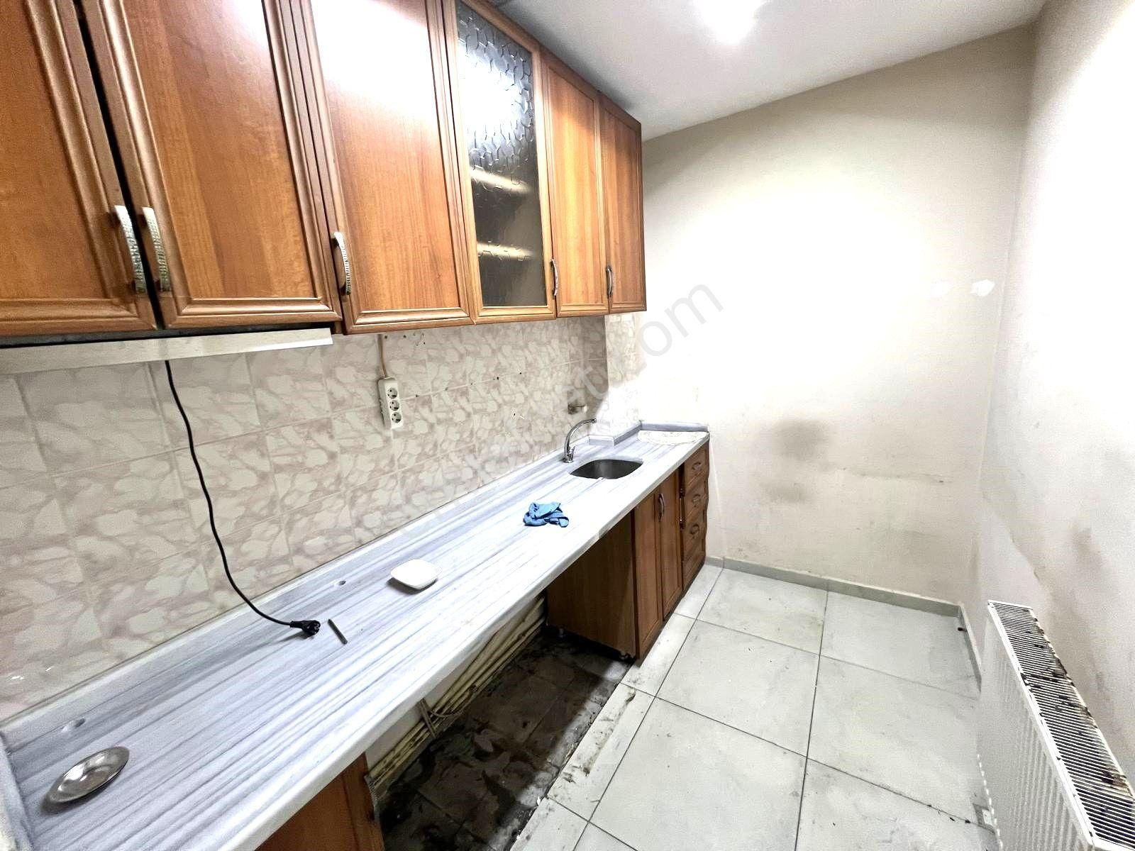 Seba'dan Kemalpaşa Mh Metrobüs Yakın Kiralık 4.katlı Bina 500m2 - Görsel 20