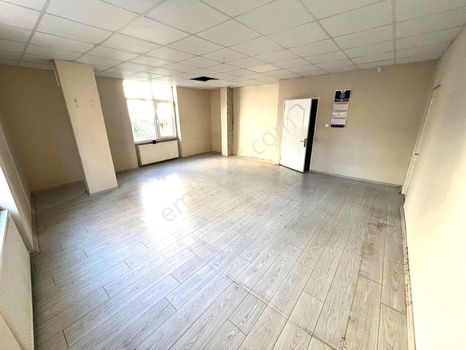 Seba'dan Kemalpaşa Mh Metrobüs Yakın Kiralık 4.katlı Bina 500m2 - Görsel 18