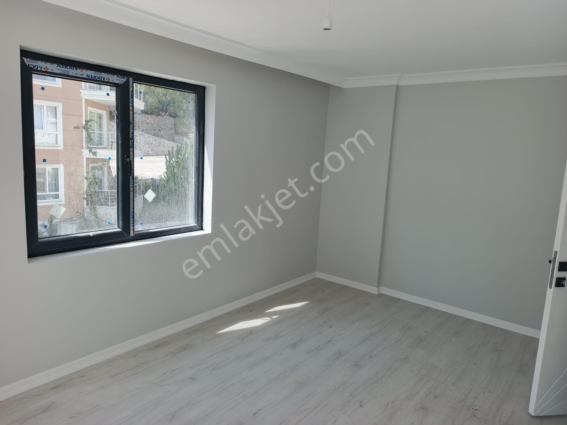 Mudanya Eğitim Mah.de Satılık Daire 2+1 1.kat Merkezde Yakın Site İçinde Havuz Yok - Görsel 3
