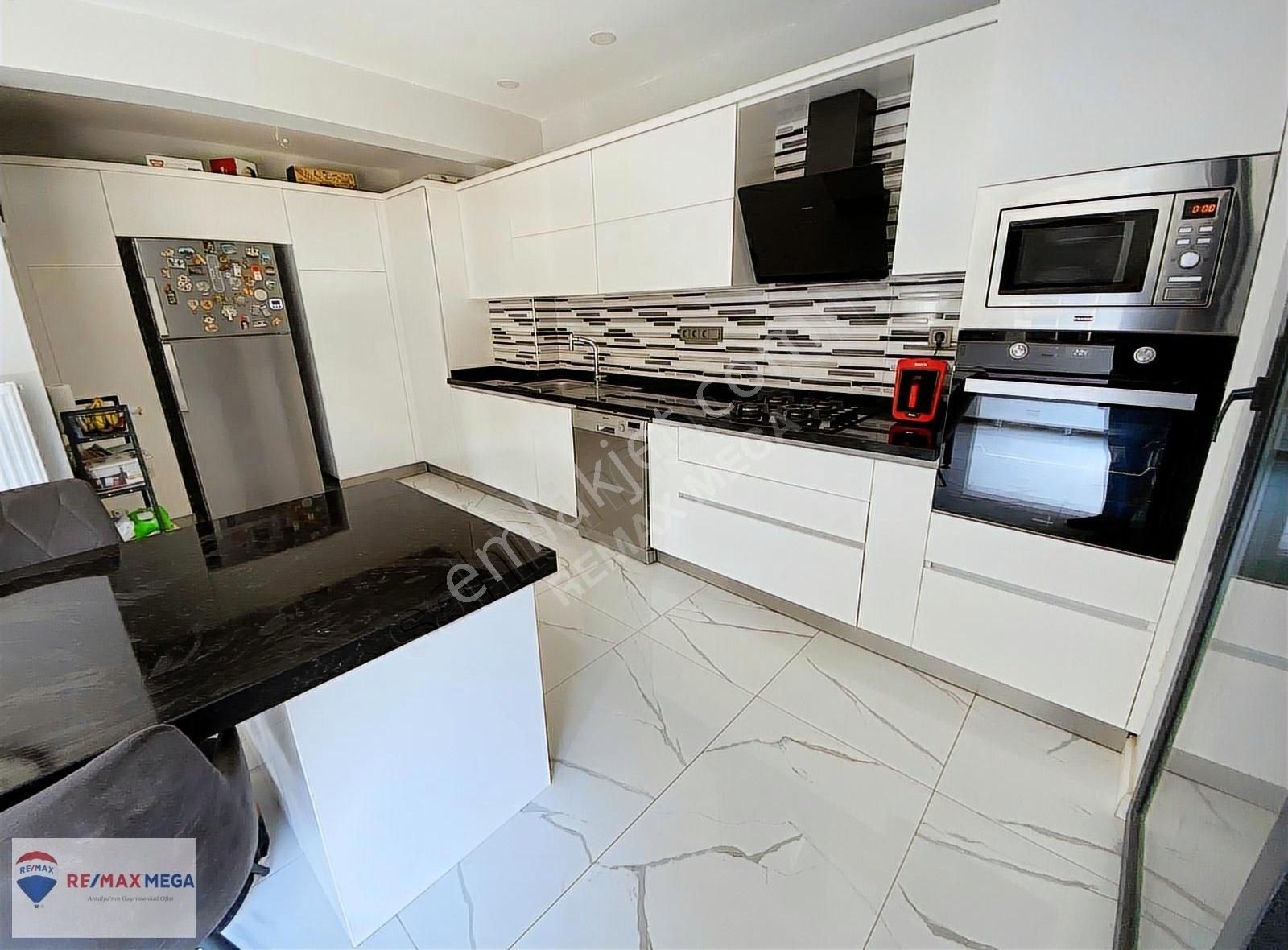 Döşemealtı Yeşilbayırda 5+1 Müstakil Trıplex Villa - Görsel 11