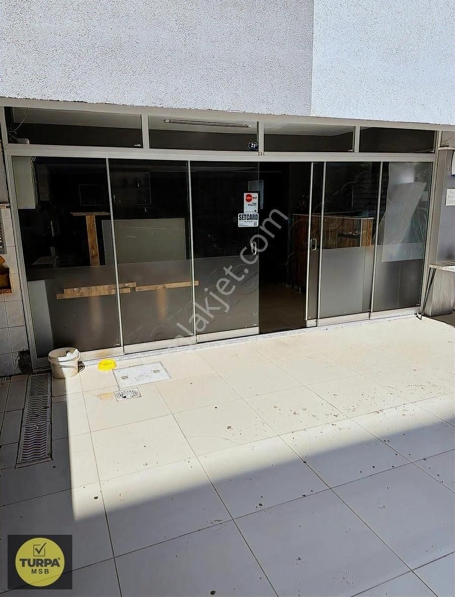 Bornova-erzene'de Merkezi Lokasyonda 250 M2 Fırsat Dükkan - Görsel 12