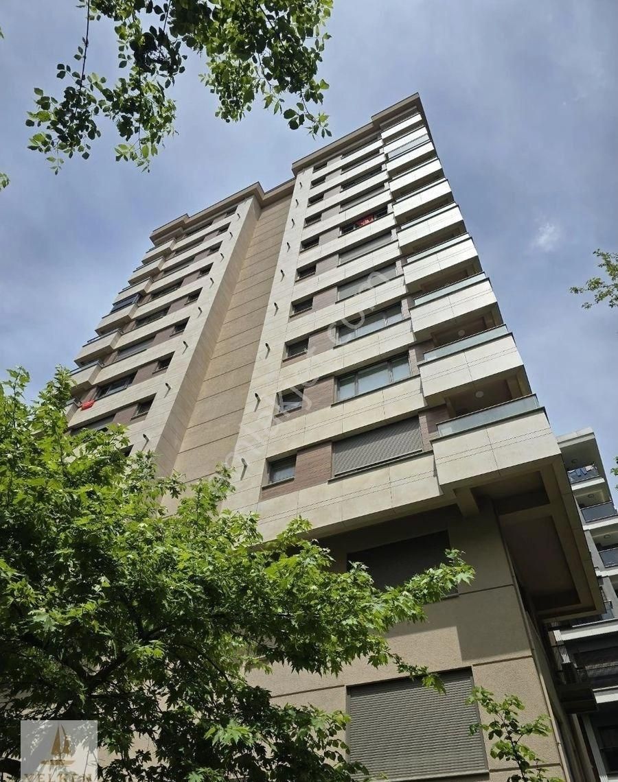 Suadiye'de Bağdat'a Yakın 2+1 Balkonlu 2 Yıllık