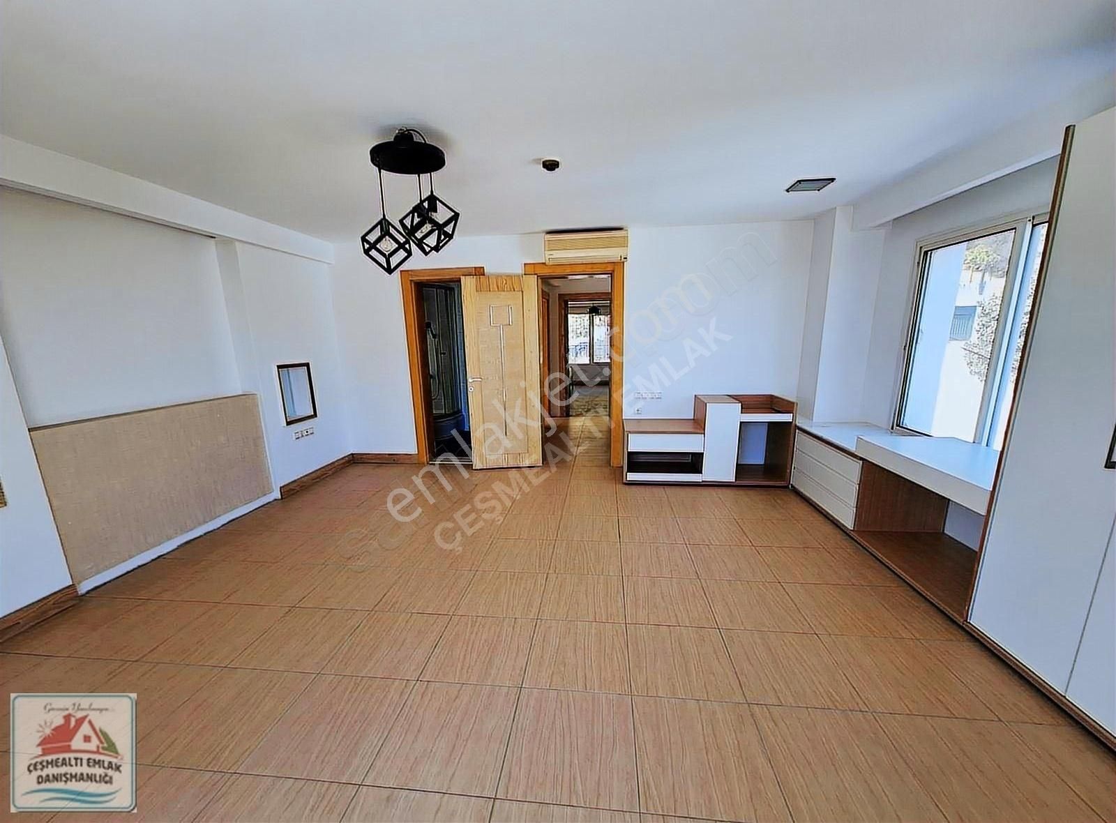 Urla Güvendikte Manzaralı, Havuzlu, 6+1 Lüks Villa Kiralık - Görsel 22