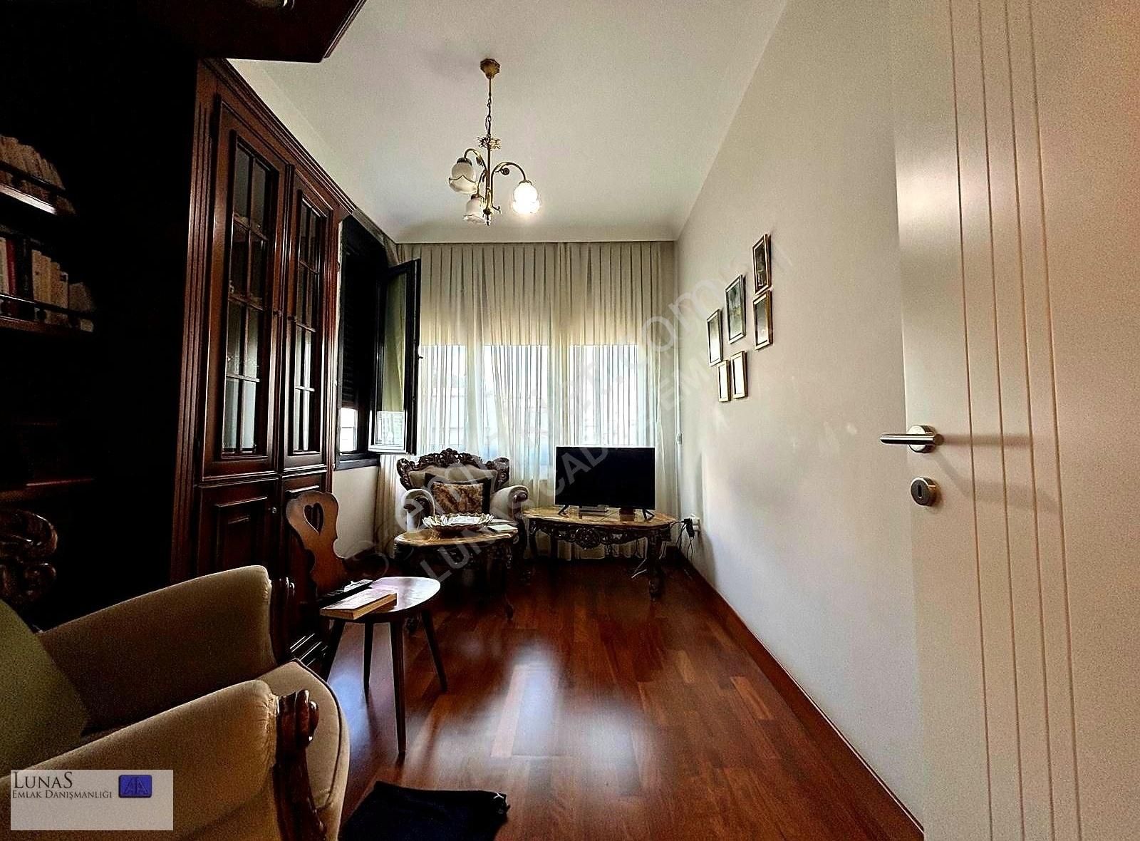 Göztepe Tanzimat Sk.da 117 M2 Net 3+1 Rezidans Dairesi - Görsel 6