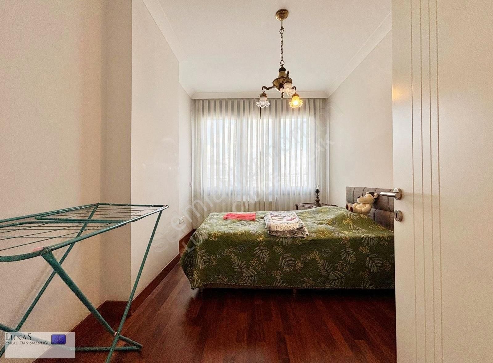 Göztepe Tanzimat Sk.da 117 M2 Net 3+1 Rezidans Dairesi - Görsel 16