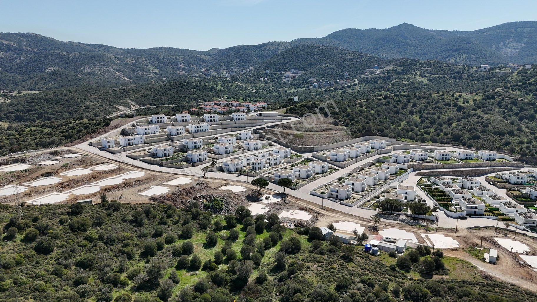 Foça Da Denize 1 Km Müstakil Havuzlu Bahçeli Villa - Görsel 12