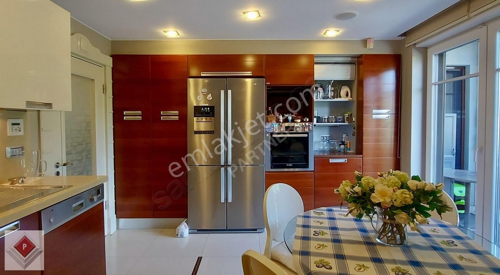 Tarabya`da Çok Lüks Konforlu Butik Sitede 4+1 Satılık Şık Daire - Görsel 20