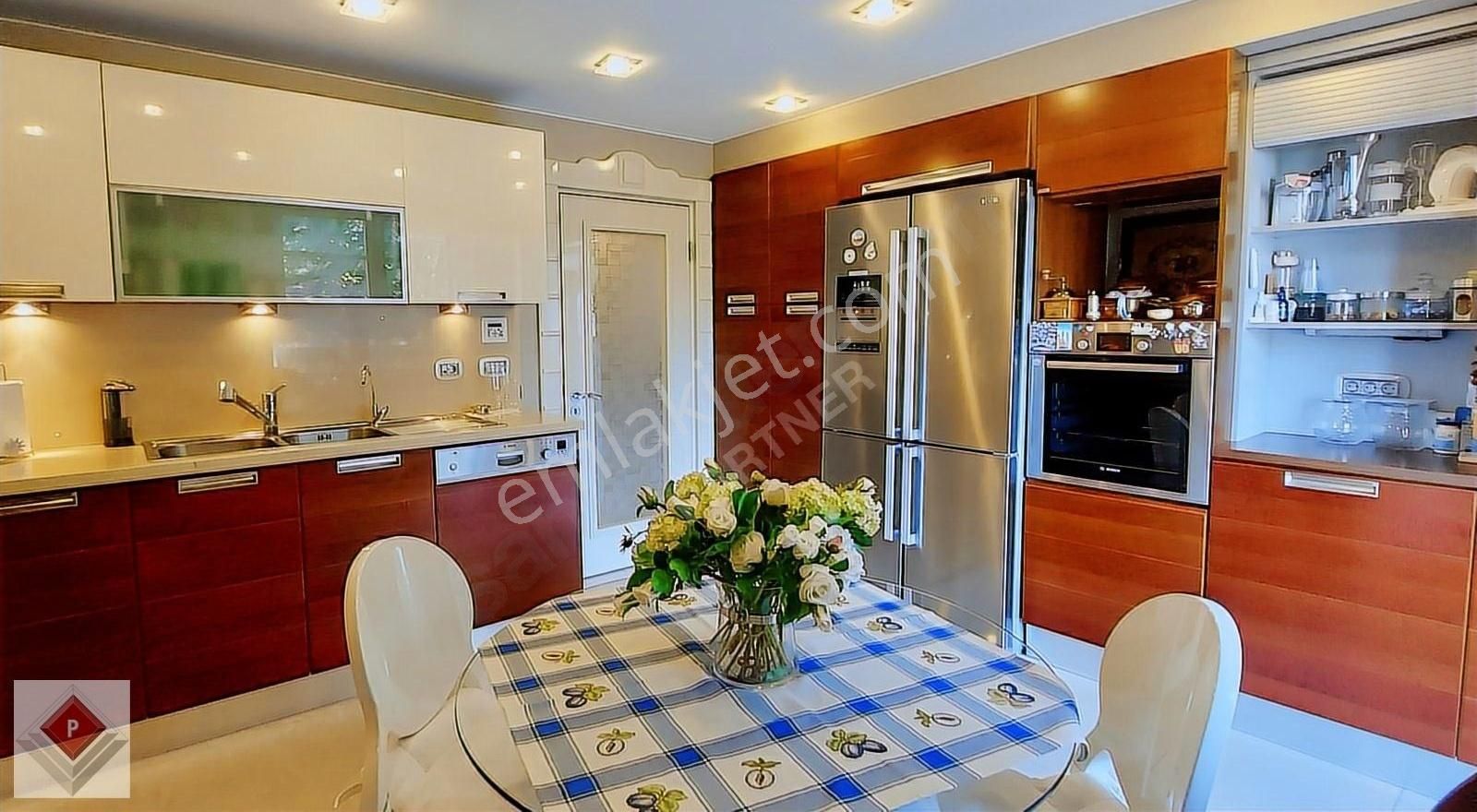 Tarabya`da Çok Lüks Konforlu Butik Sitede 4+1 Satılık Şık Daire - Görsel 35