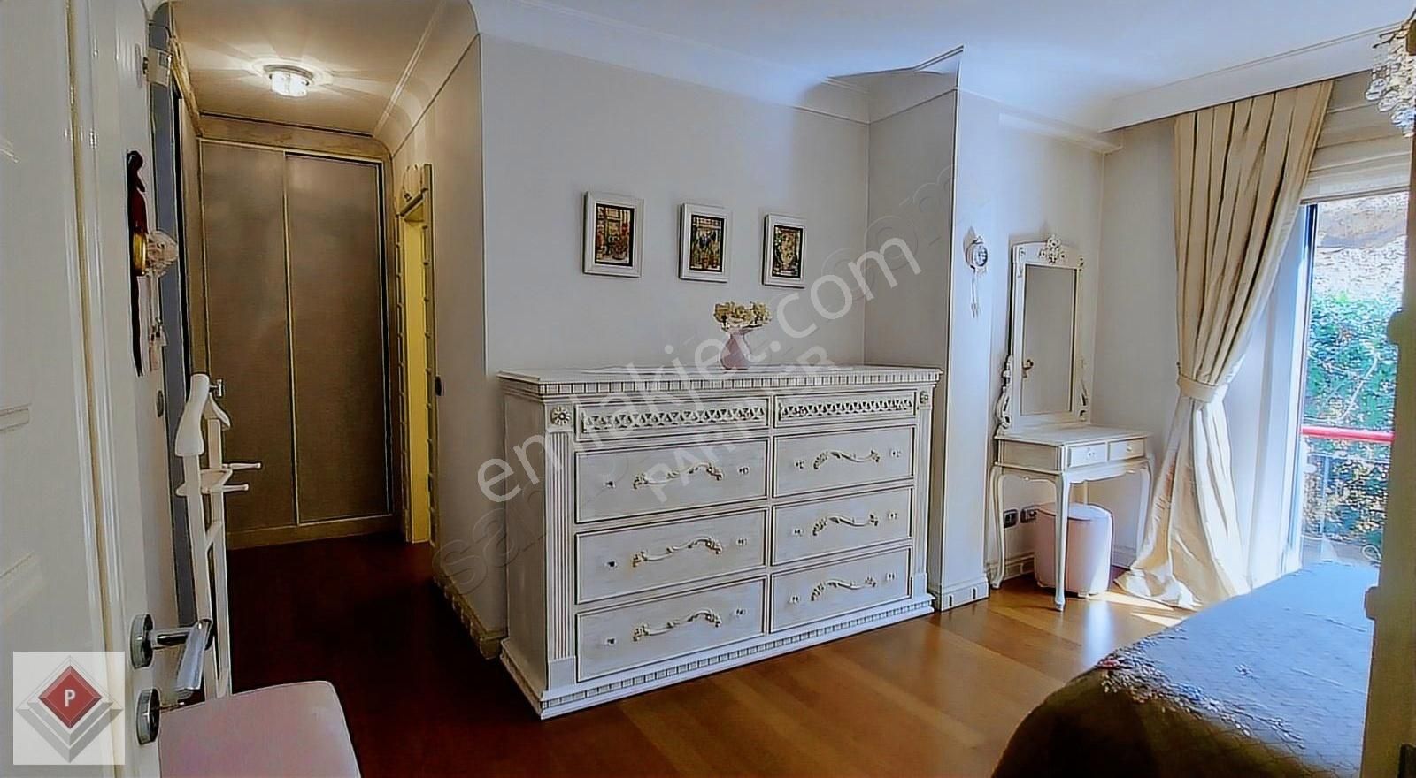 Tarabya`da Çok Lüks Konforlu Butik Sitede 4+1 Satılık Şık Daire - Görsel 26