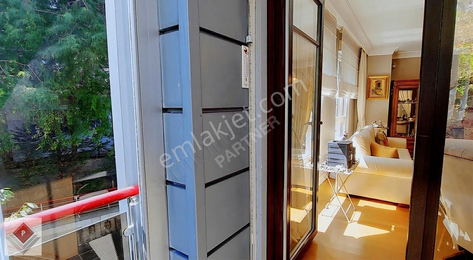 Tarabya`da Çok Lüks Konforlu Butik Sitede 4+1 Satılık Şık Daire - Görsel 16