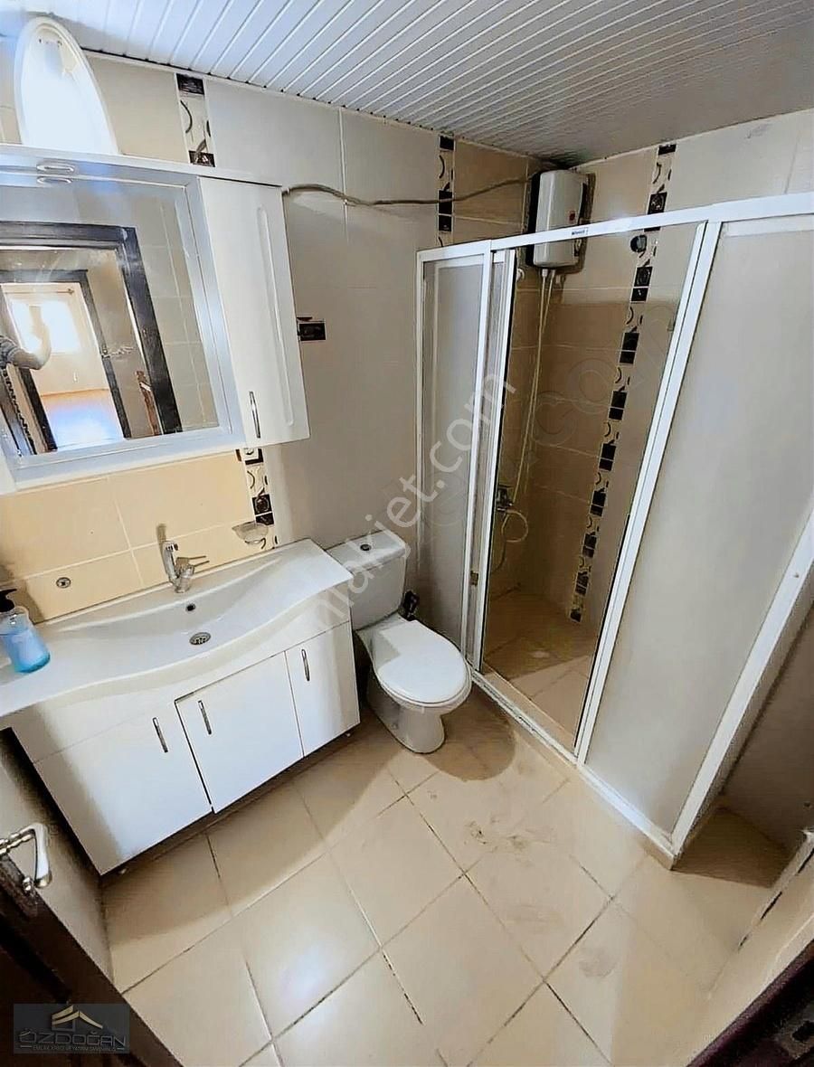 Kuzeyyaka Mahallesinde 5+1 Cadde Üzeri Satılık Dubleks Daire