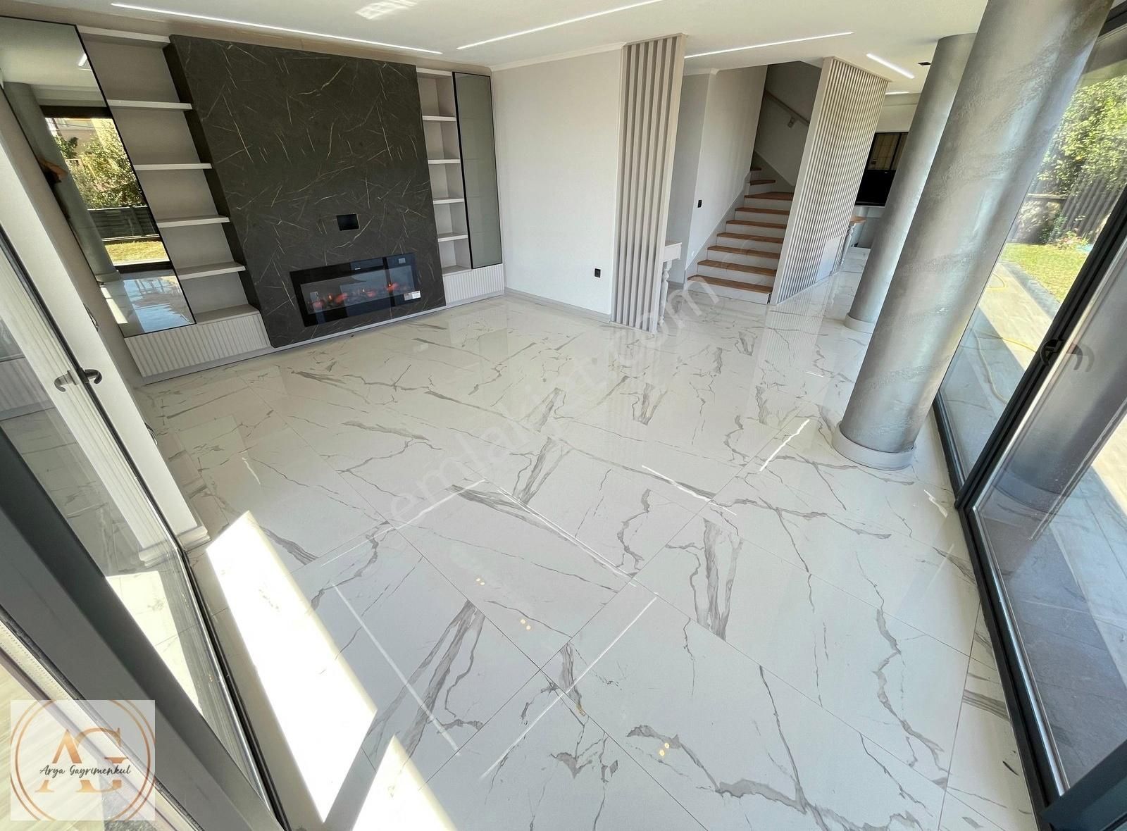 Arya'dan Muhteşem Tasarımıyla Dağ Ve Deniz Manzaralı Müstakil Ev - Görsel 31