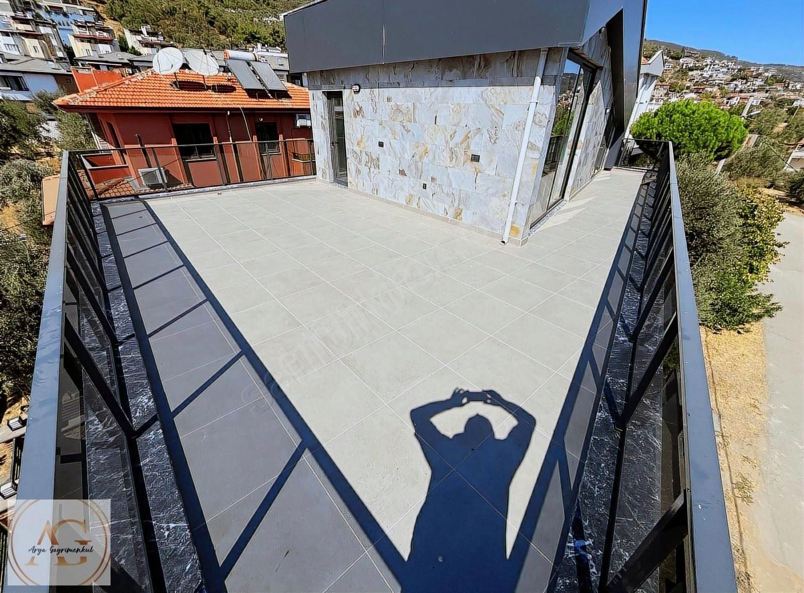 Arya'dan Muhteşem Tasarımıyla Dağ Ve Deniz Manzaralı Müstakil Ev - Görsel 18