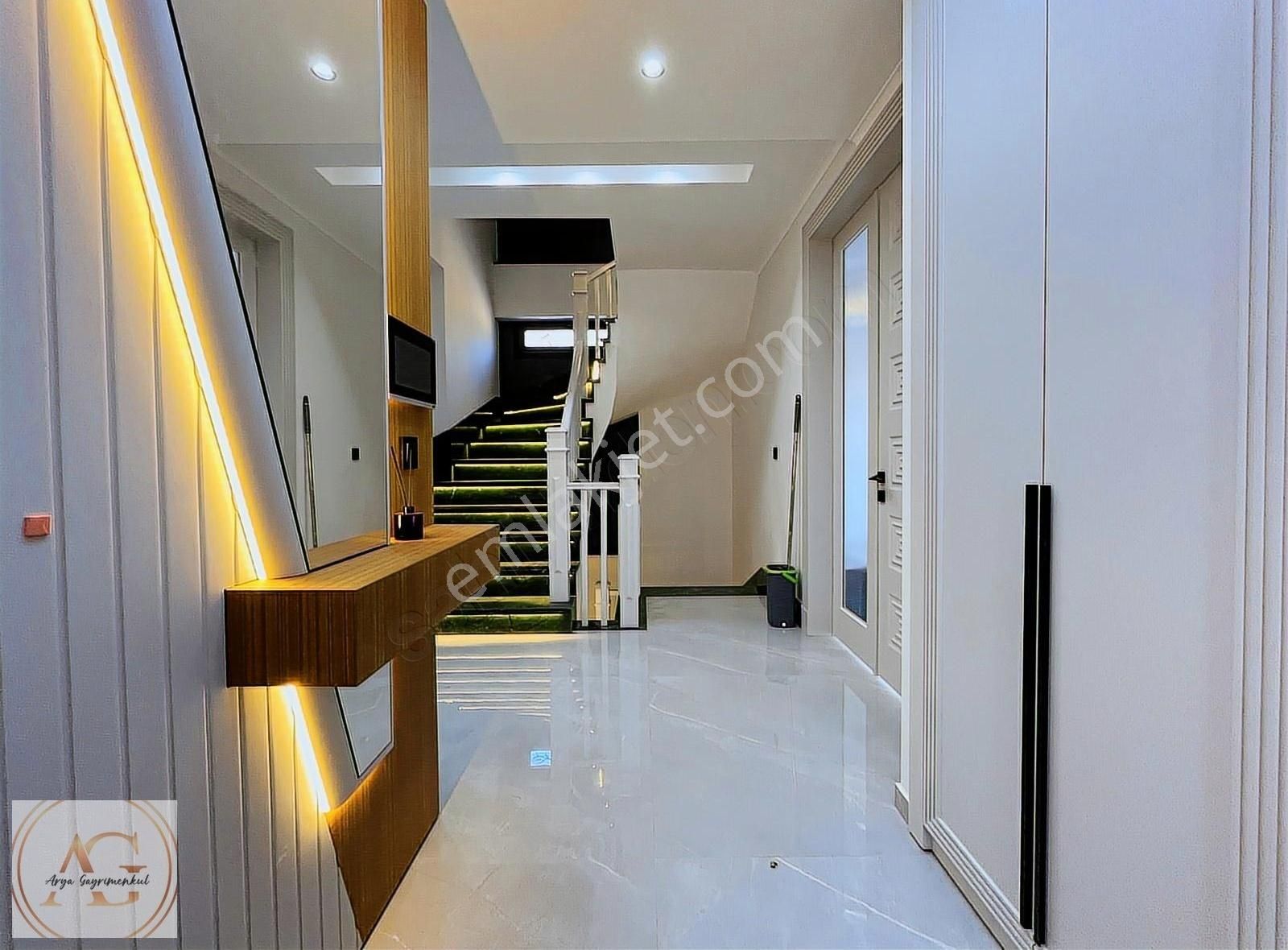 Arya'dan Konsept Havuzlu Jakuzili Türk Hamamlı 5+2 Villa - Görsel 7