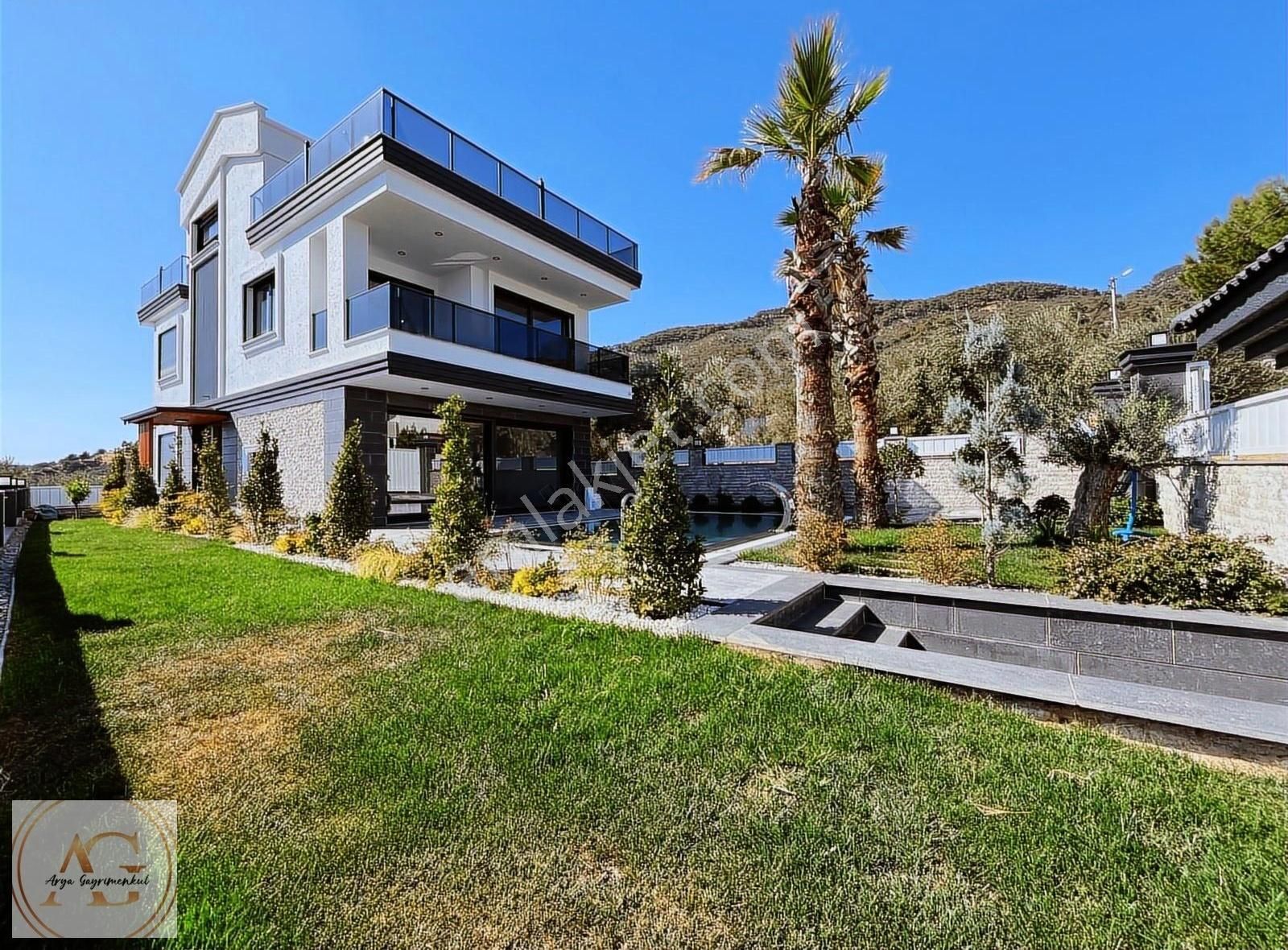 Arya'dan Konsept Havuzlu Jakuzili Türk Hamamlı 5+2 Villa - Görsel 3