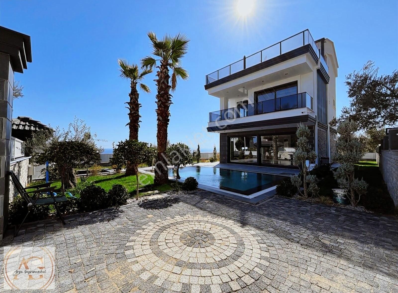 Arya'dan Konsept Havuzlu Jakuzili Türk Hamamlı 5+2 Villa - Görsel 35