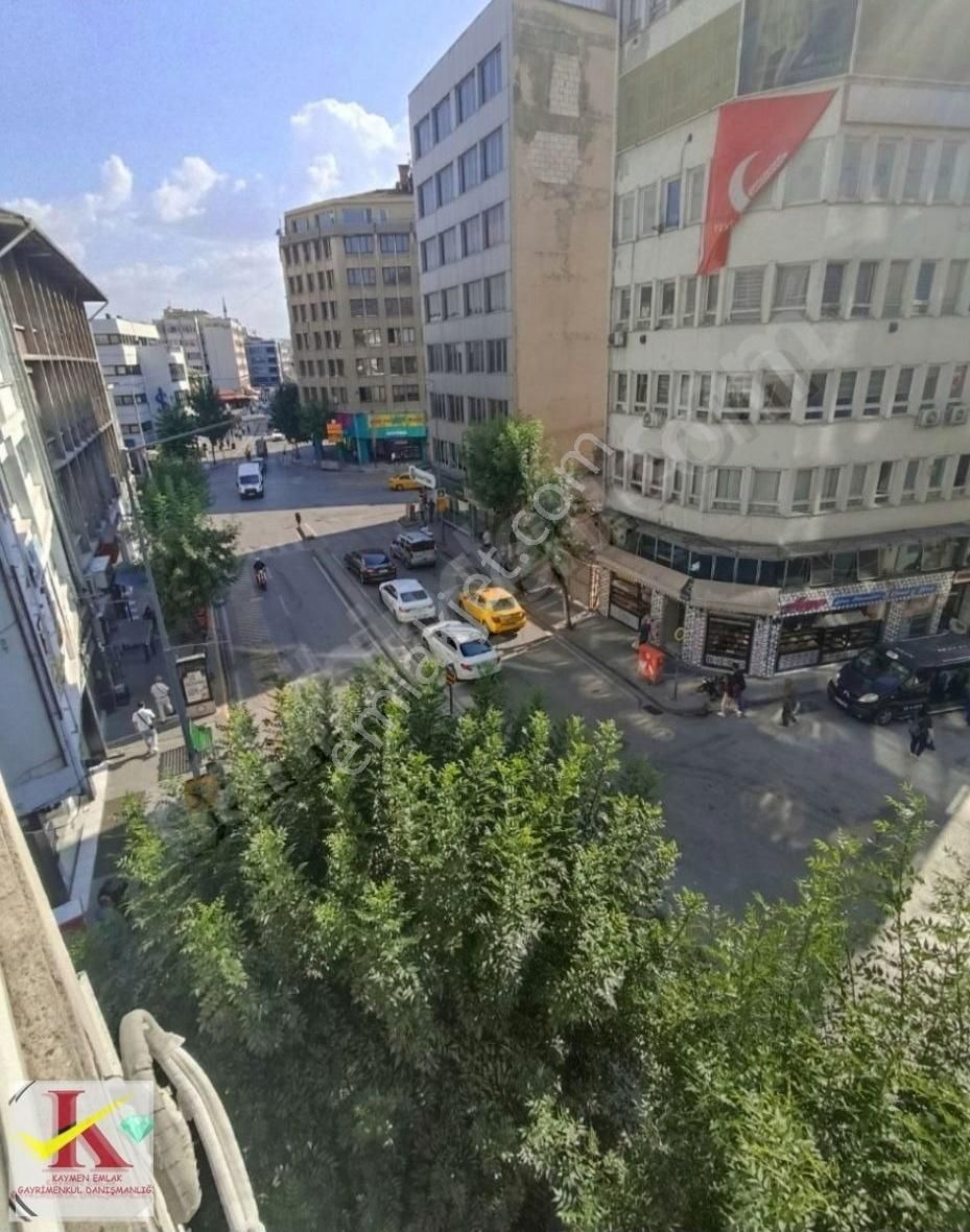 Kaymen Emlak Sakarya Cd Girişinde Arakat Cadde Cepeli Asansörlü - Görsel 2