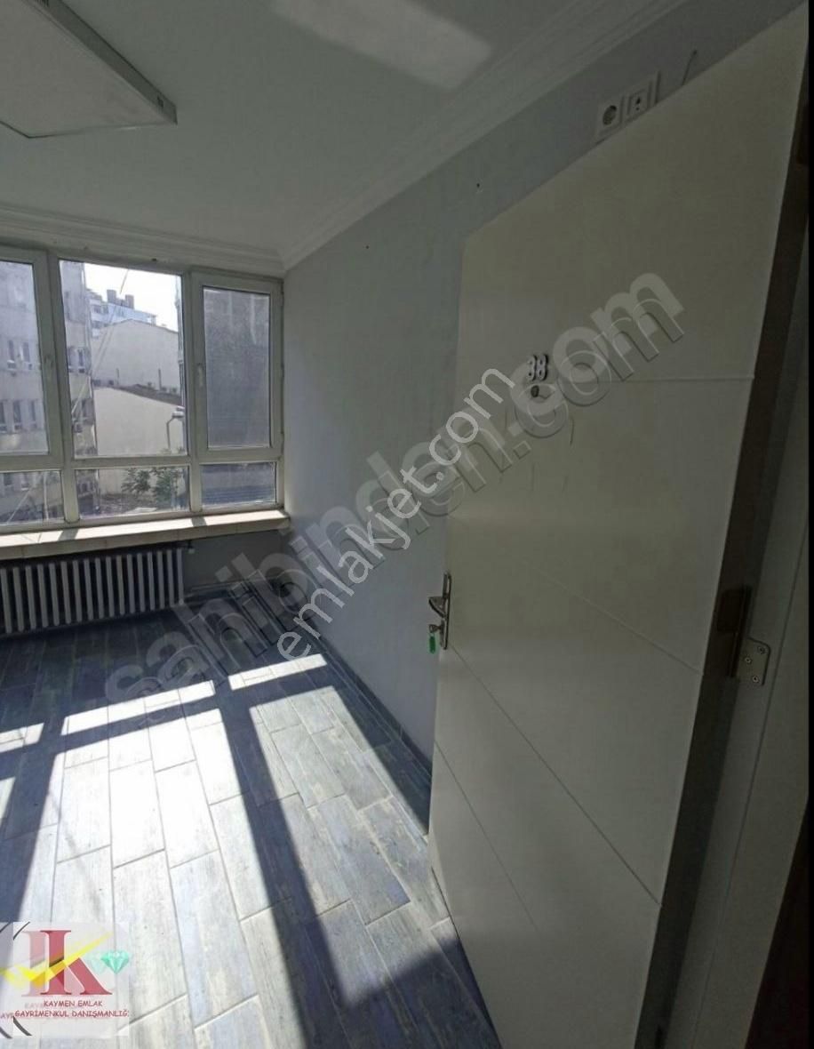 Kaymen Emlak Sakarya Cd Girişinde Arakat Cadde Cepeli Asansörlü - Görsel 14