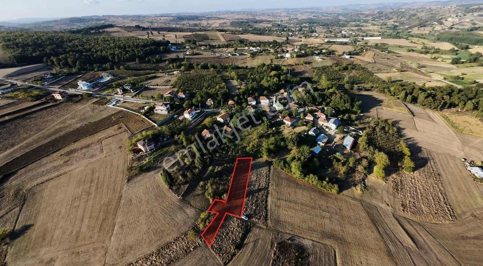 Kandıra Toplucada Köy İçi %40 İmarlı 897m2 Tarla