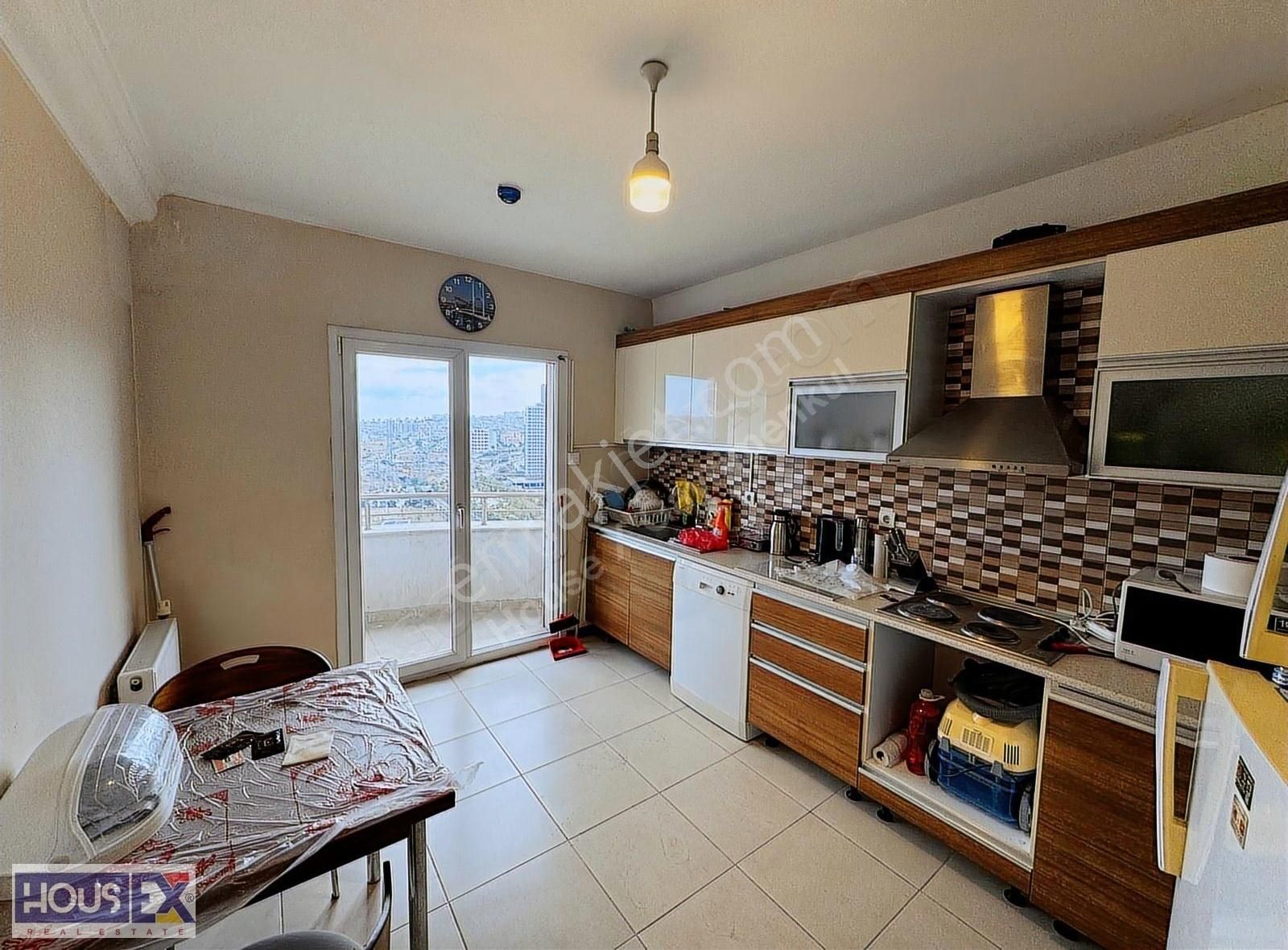 Crown Tower`da Kapali Mutfak Yuksek Kat Satılık 2+1 - Görsel 4