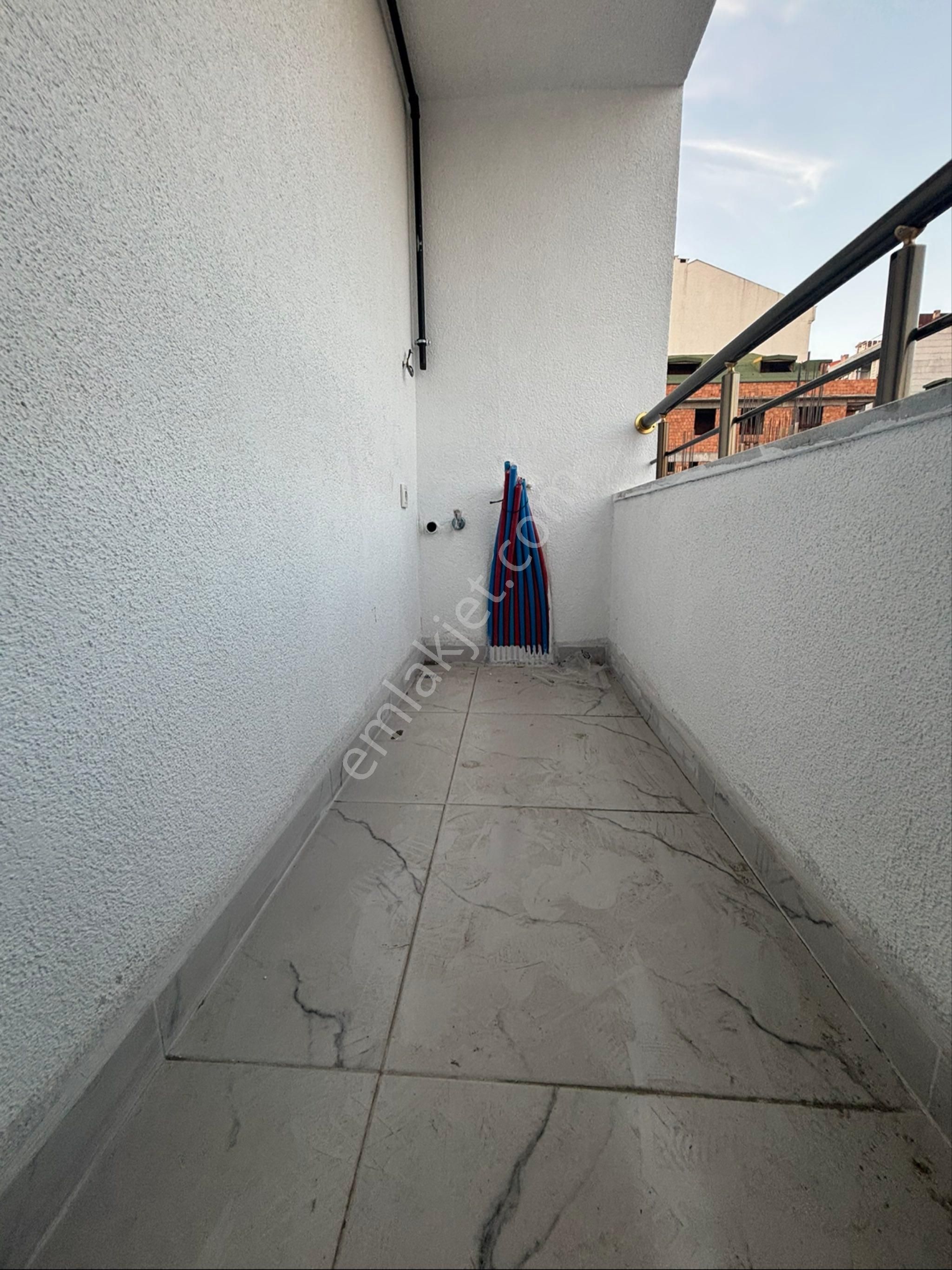 Başakşehir Güvercintepe Mah. Meydanda 2 + 1 Satılık Arakat 4.katta Sıfır Daire - Görsel 14