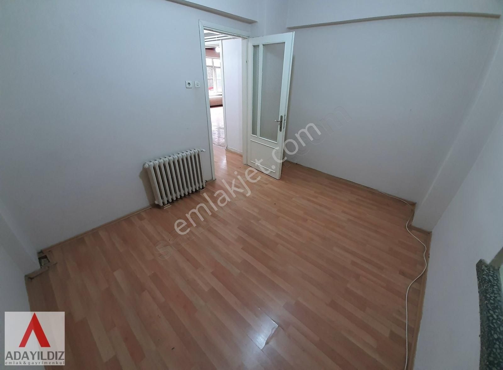 Adapazarı Merkezde Çark Cadde Kiralık 3+1 Daire - Görsel 13