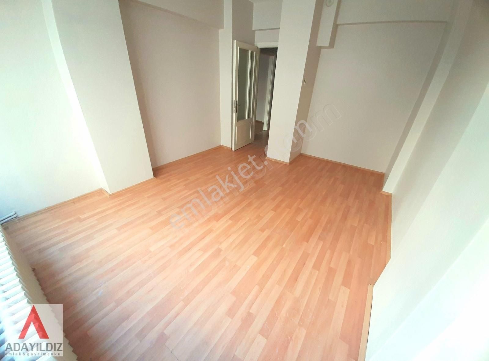 Adapazarı Merkezde Çark Cadde Kiralık 3+1 Daire - Görsel 6