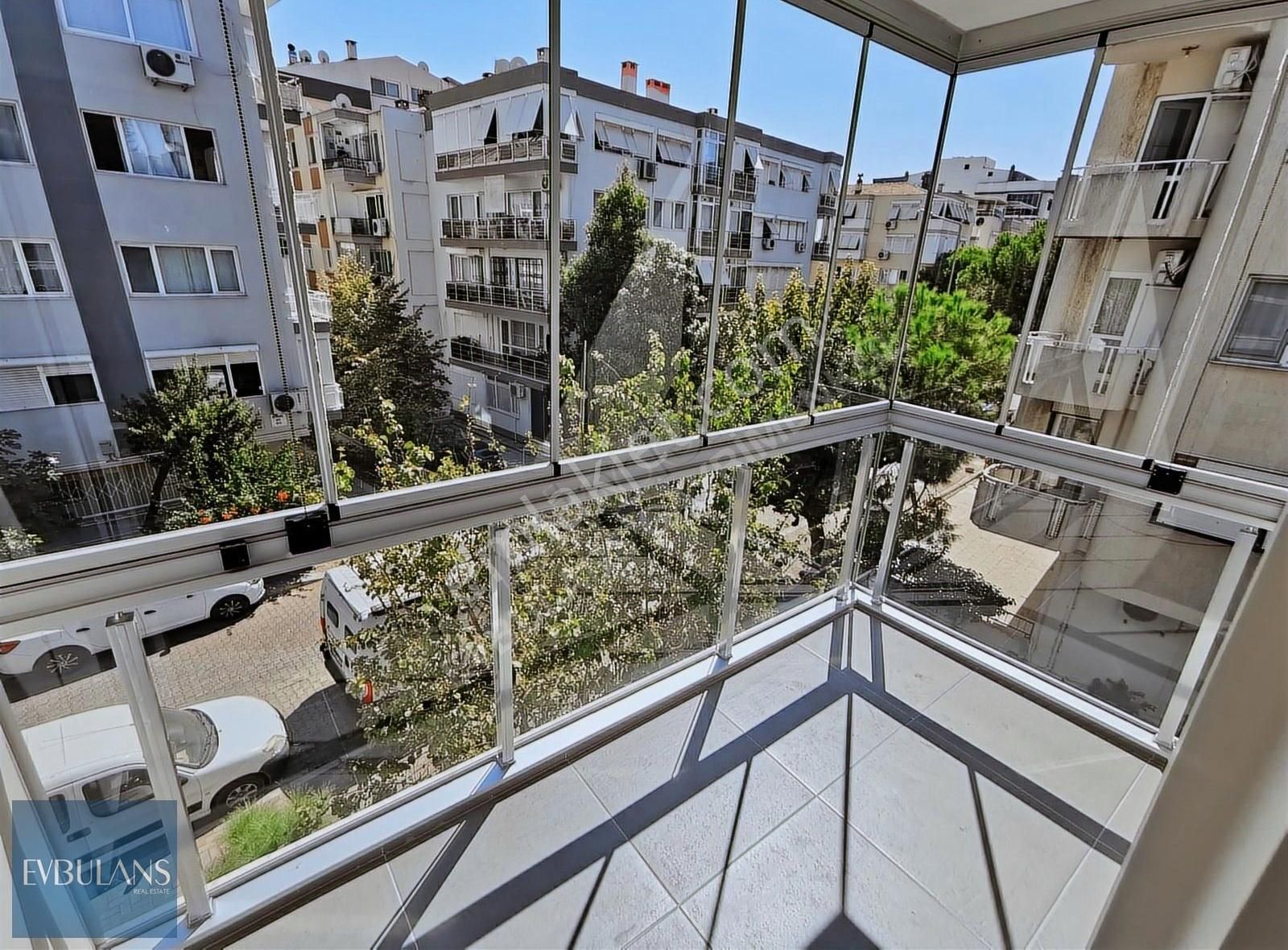 Bostanlı Sahile Yürüme Mesafesinde Ara Kat Kapalı Mutfak 3+1 - Görsel 2