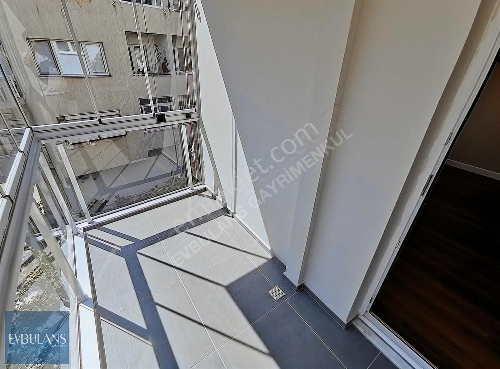 Bostanlı Sahile Yürüme Mesafesinde Ara Kat Kapalı Mutfak 3+1 - Görsel 16