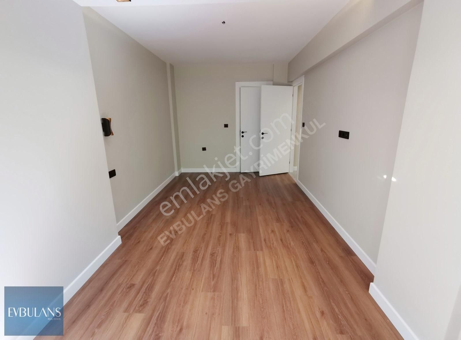 Bostanlı Sahile Yürüme Mesafesinde Ara Kat Kapalı Mutfak 3+1 - Görsel 12