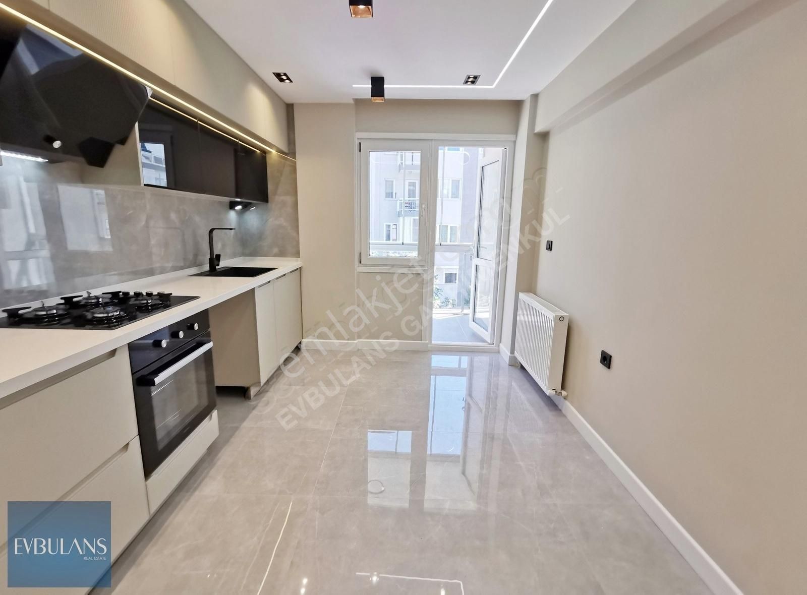 Bostanlı Sahile Yürüme Mesafesinde Ara Kat Kapalı Mutfak 3+1 - Görsel 8