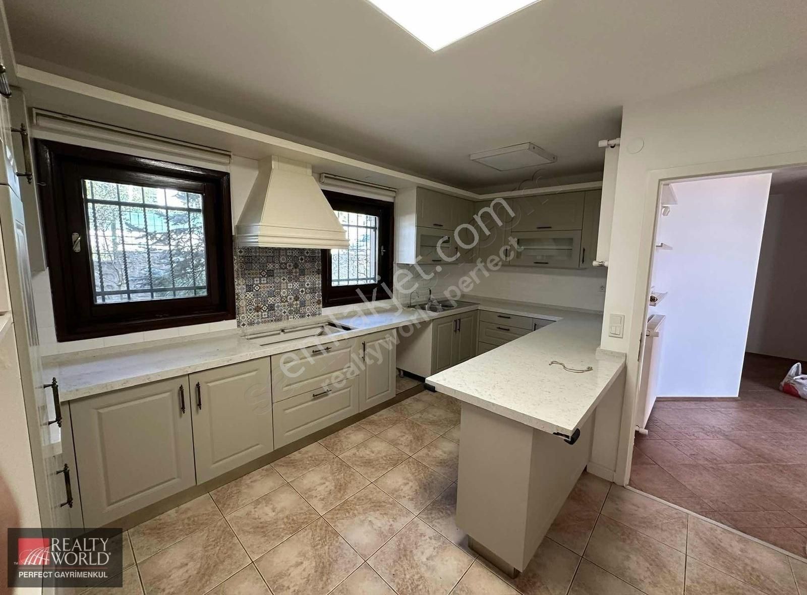 *realty World* Zekeriyaköy Çarşı İçinde Nezih Kiralık 6a Koza - Görsel 22