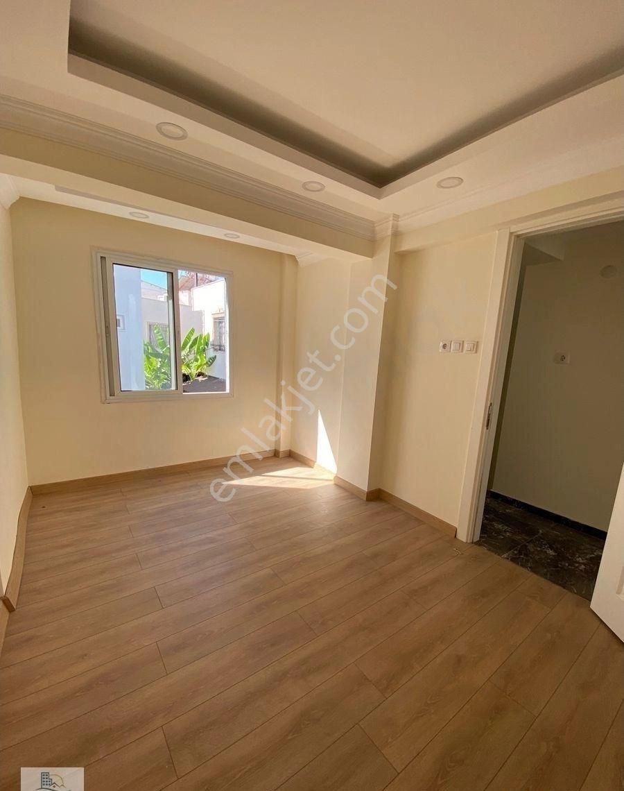 Altınkumda Denize Yürüme Mesafesinde Site İçerisinde Bahçeli Geniş Teraslı 3+1 Villa - Görsel 27