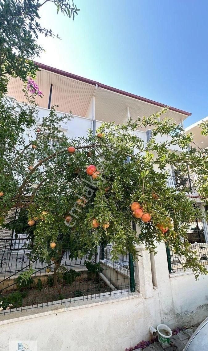 Altınkumda Denize Yürüme Mesafesinde Site İçerisinde Bahçeli Geniş Teraslı 3+1 Villa - Görsel 4