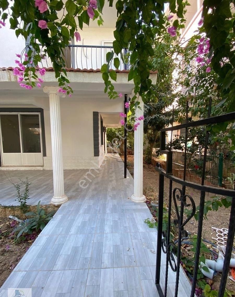 Altınkumda Denize Yürüme Mesafesinde Site İçerisinde Bahçeli Geniş Teraslı 3+1 Villa - Görsel 22