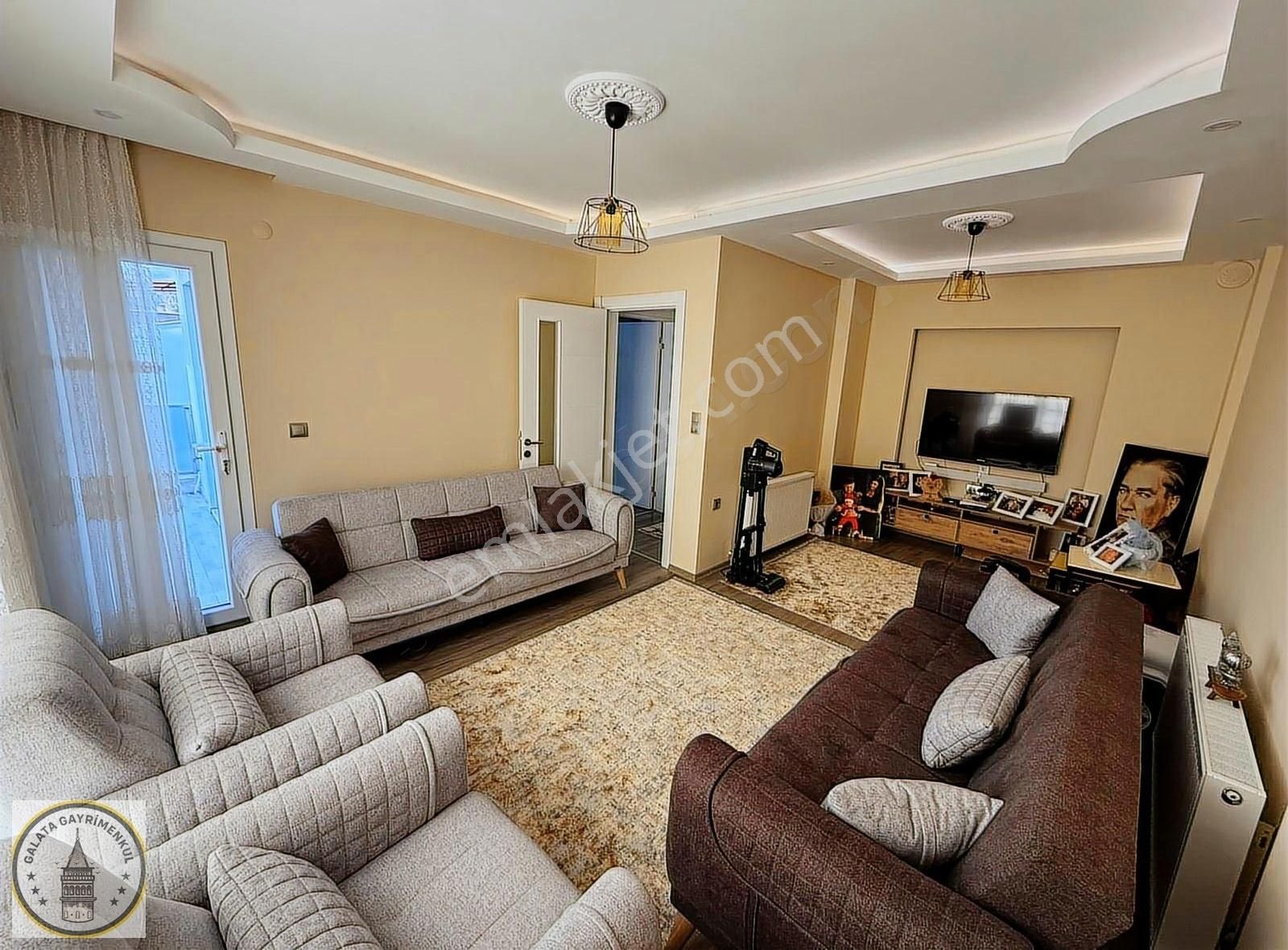 Galata; Dan Söke Çeltikçi Mah De 200 M² Dubleks 5+1 Daire