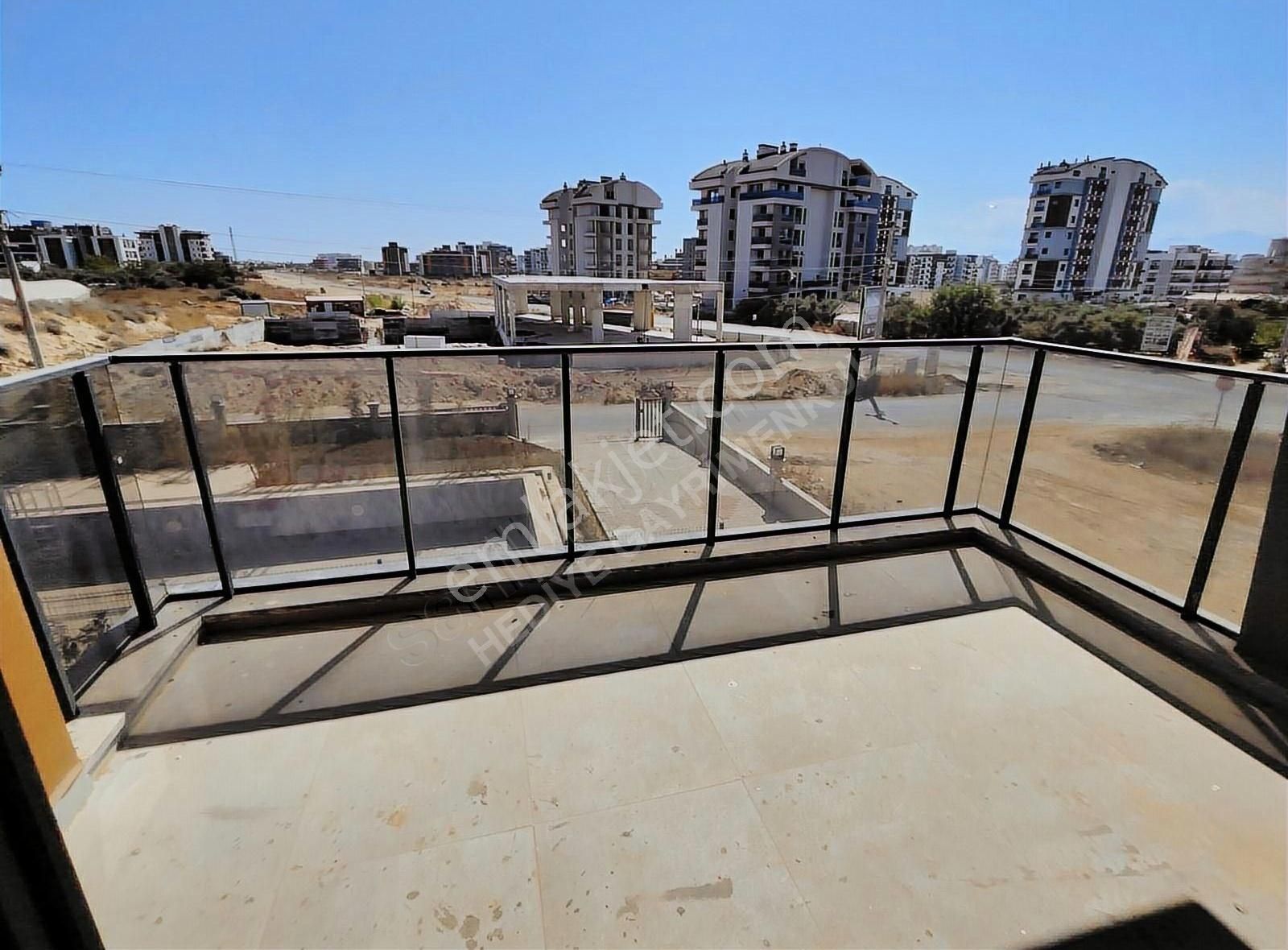 Aksu Altıntaş Mah. Sıfır Havuz Cepheli 2+1 Katta Daire - Görsel 5