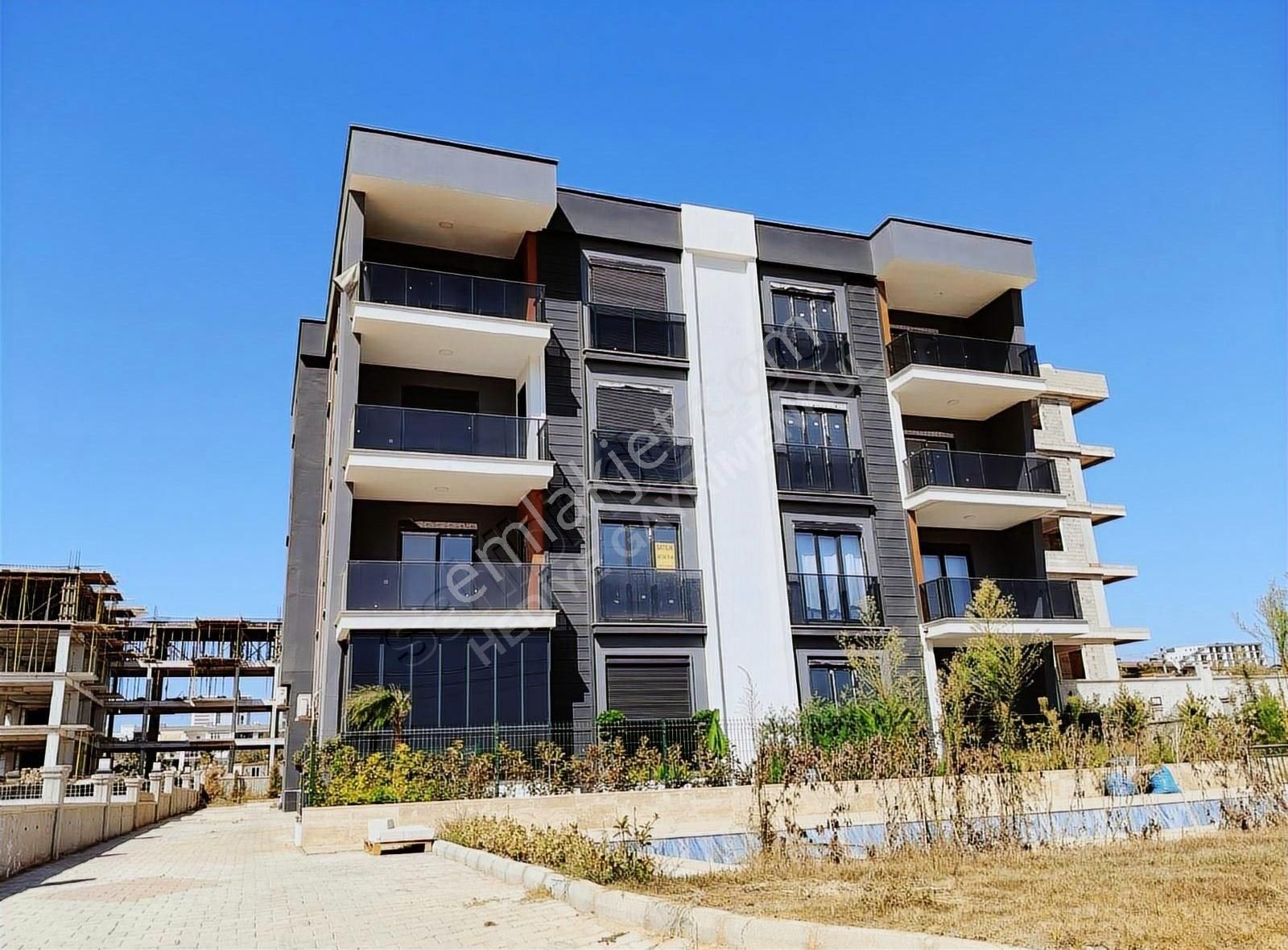 Aksu Altıntaş Mah. Sıfır Havuz Cepheli 2+1 Katta Daire - Görsel 20