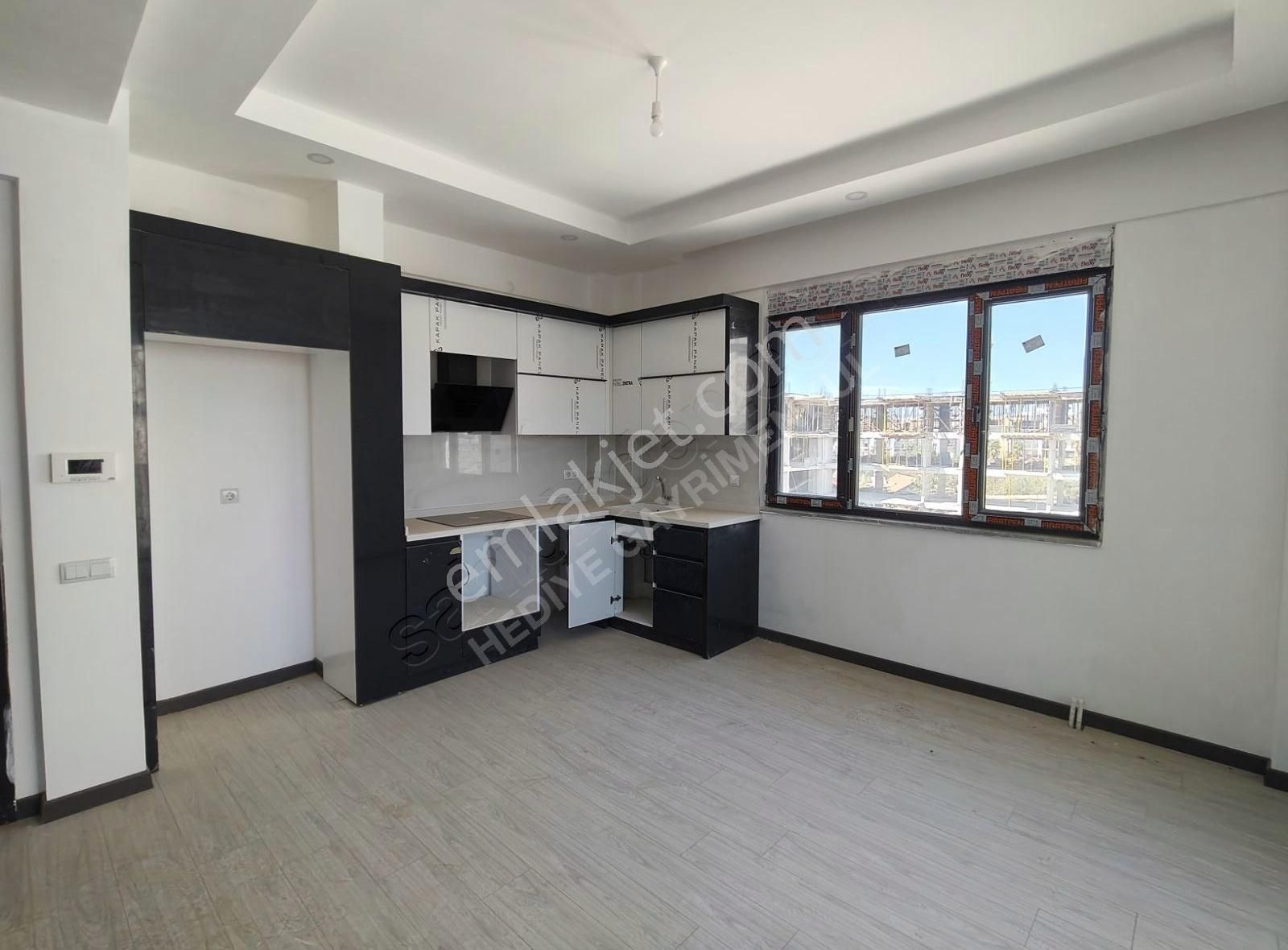 Altıntaş Mah. Sıfır Havuzlu 1+1 3. Katta Daire - Görsel 9