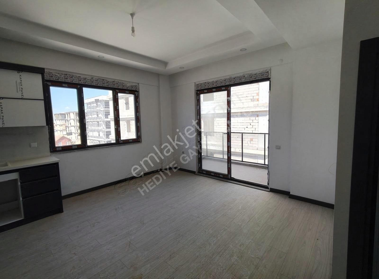 Altıntaş Mah. Sıfır Havuzlu 1+1 3. Katta Daire - Görsel 7