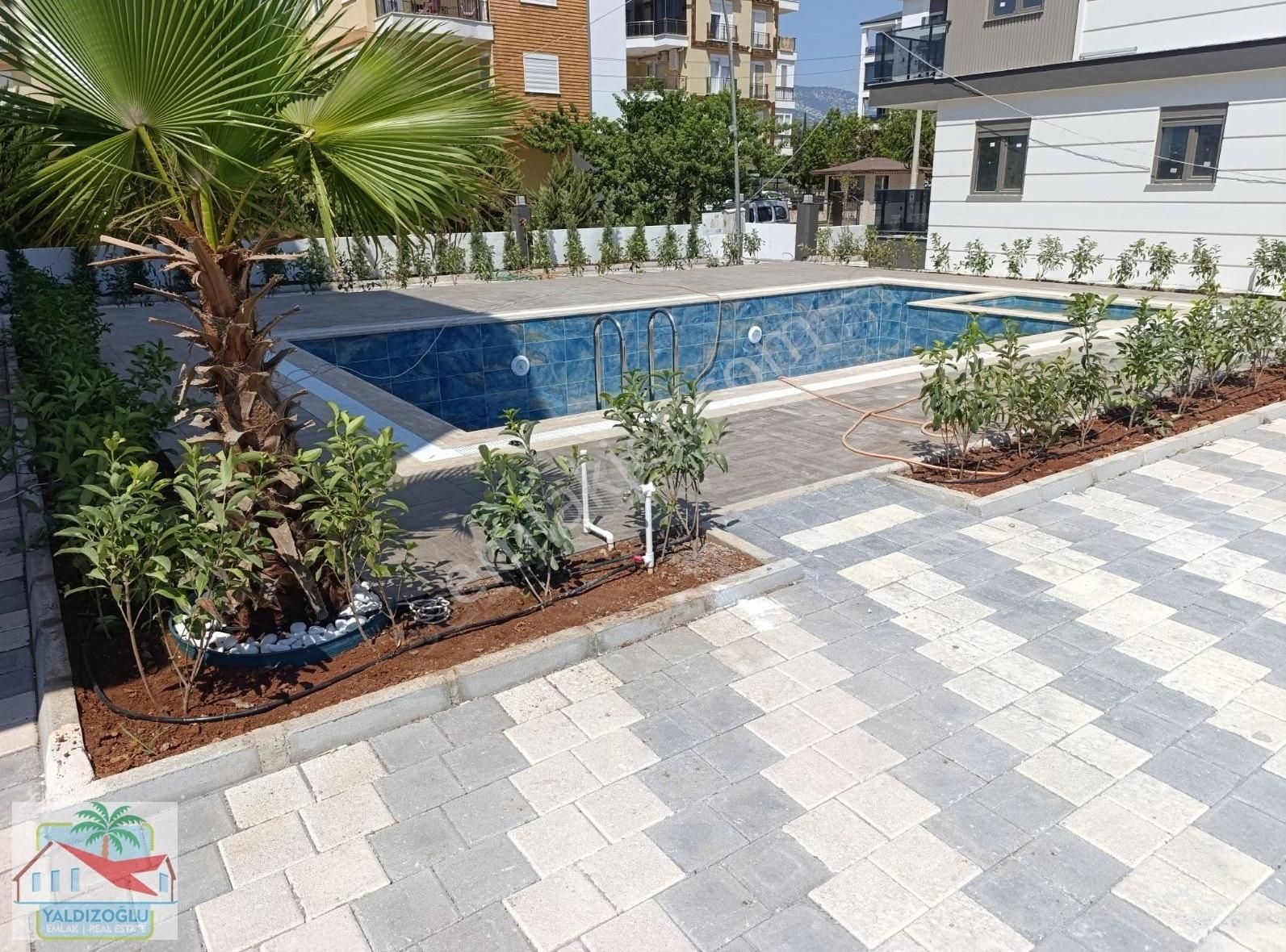 Bahçeyaka'da Havuzlu Sitede Satılık Sıfır 2+1 Arakat Daire - Görsel 11