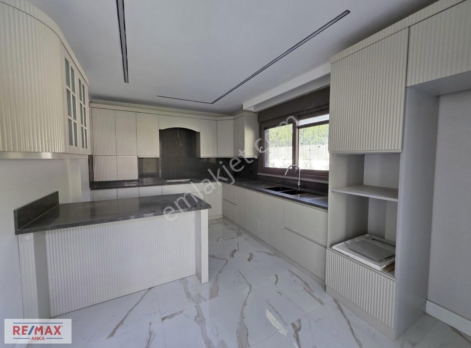 Remax Anka'dan İmrendere'de Müstakil Sıfır Havuzlu Satılık Villa - Görsel 23