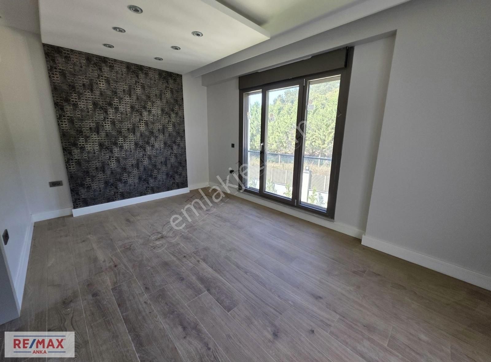 Remax Anka'dan İmrendere'de Müstakil Sıfır Havuzlu Satılık Villa - Görsel 16