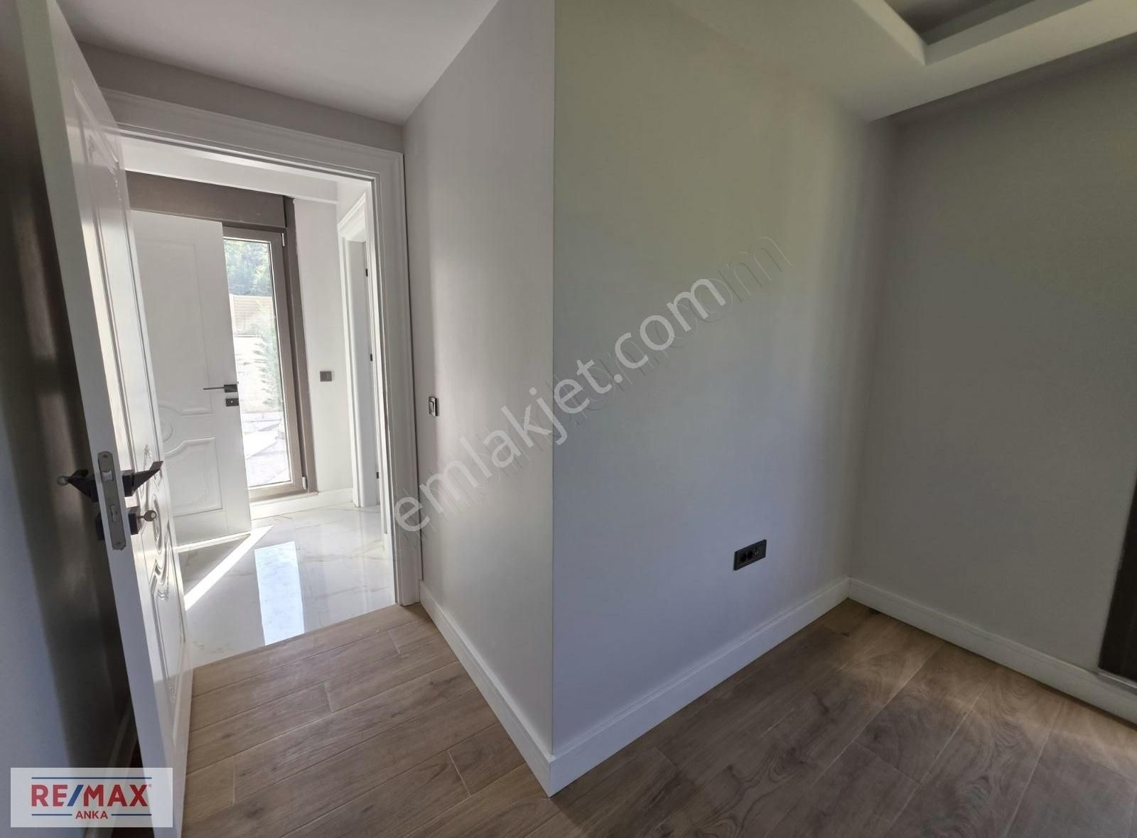 Remax Anka'dan İmrendere'de Müstakil Sıfır Havuzlu Satılık Villa - Görsel 8