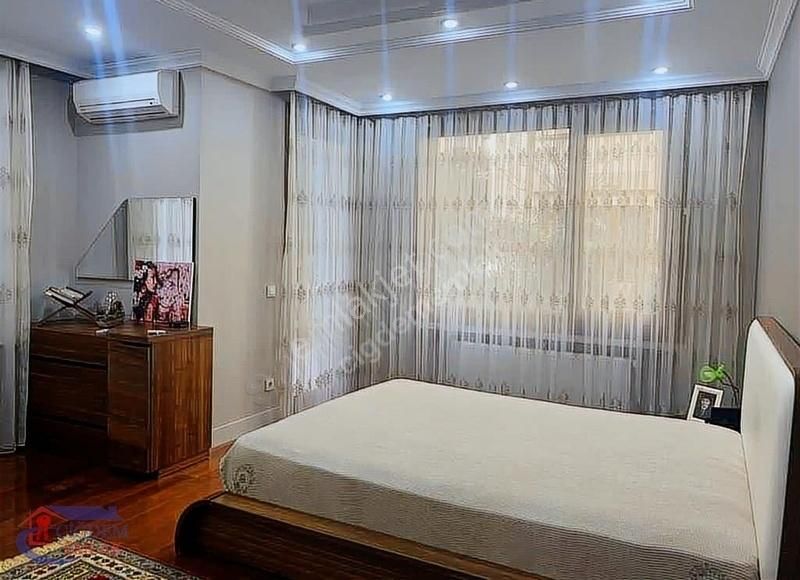 Çiğdem Emlaktan Çağdaş Konaklarında Satılık 4,5+1 - Görsel 5