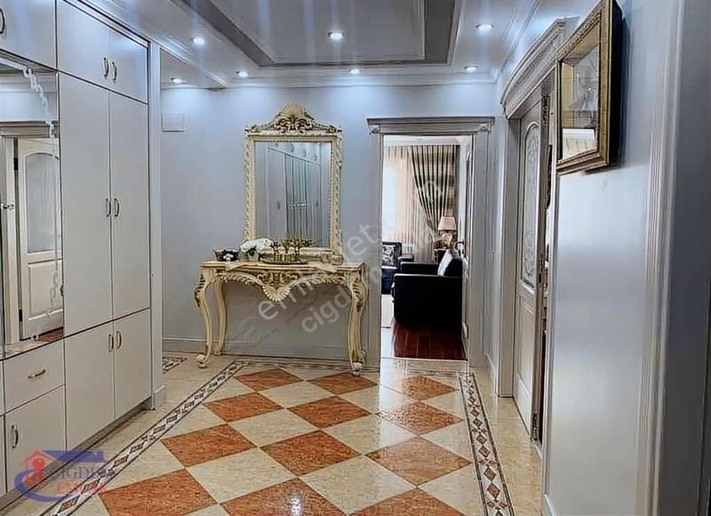 Çiğdem Emlaktan Çağdaş Konaklarında Satılık 4,5+1 - Görsel 14